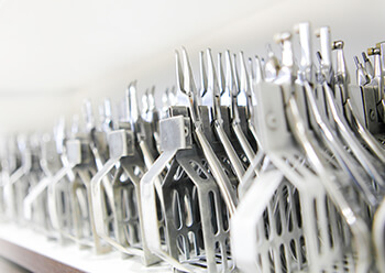 唇側・表側ワイヤー矯正歯科治療について
